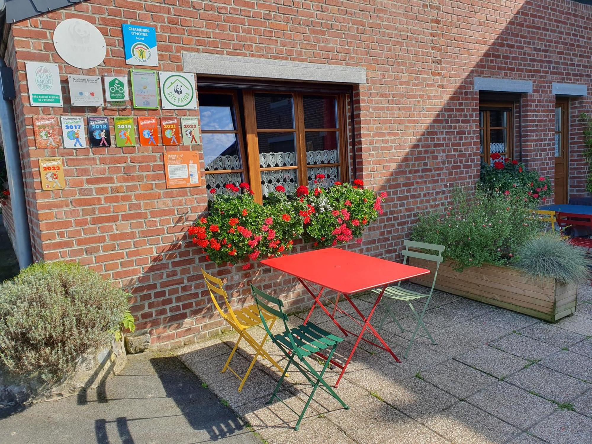 Les Mout'Anes Bed & Breakfast Saint-Hilaire-sur-Helpe Luaran gambar